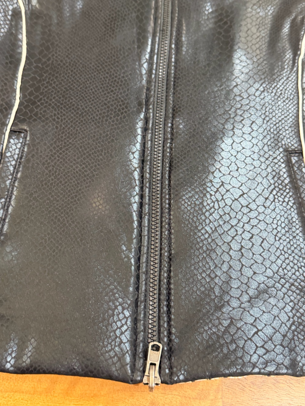 Tail Reversible Snakeskin Print Sleeveless Zip-Up Vest in Beige & Black - Small - Picture 8 of 11